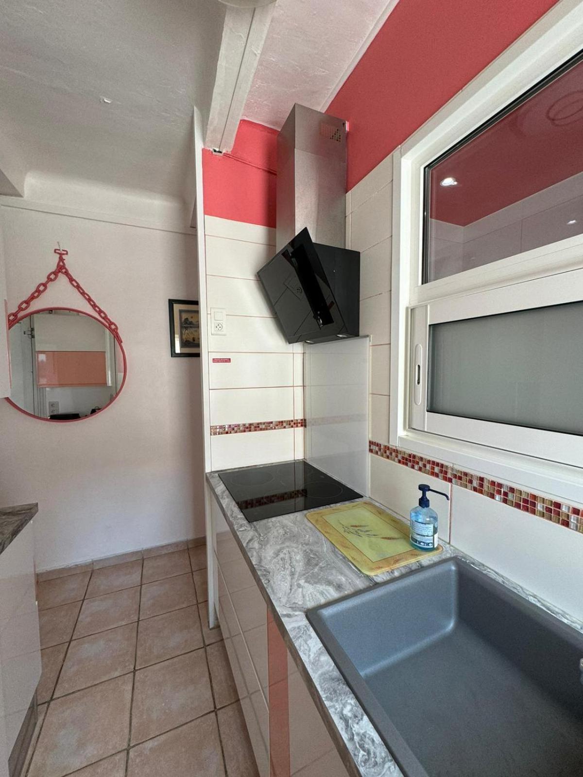 Les Pieds Dans L'Eau Apartment Saint-Cyr-sur-Mer Luaran gambar